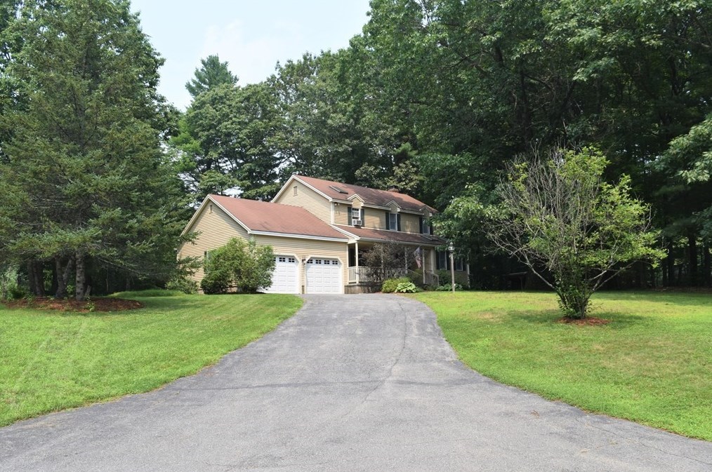 15 Oak Hill St, East Pepperell, MA 01463 exterior