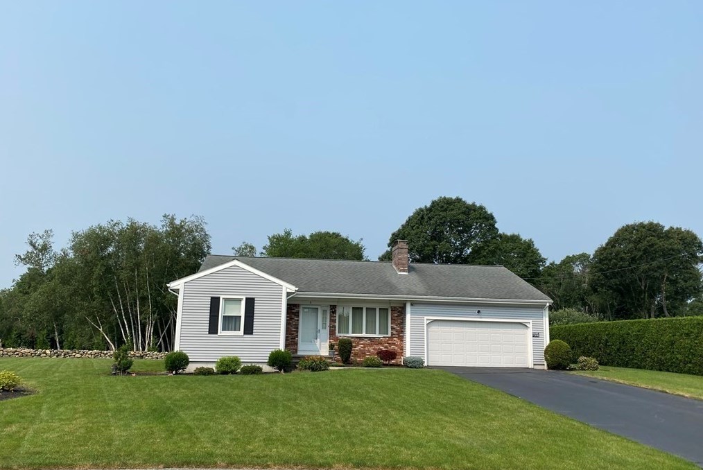 8 Jacob Dr, Dartmouth, MA 02747 exterior
