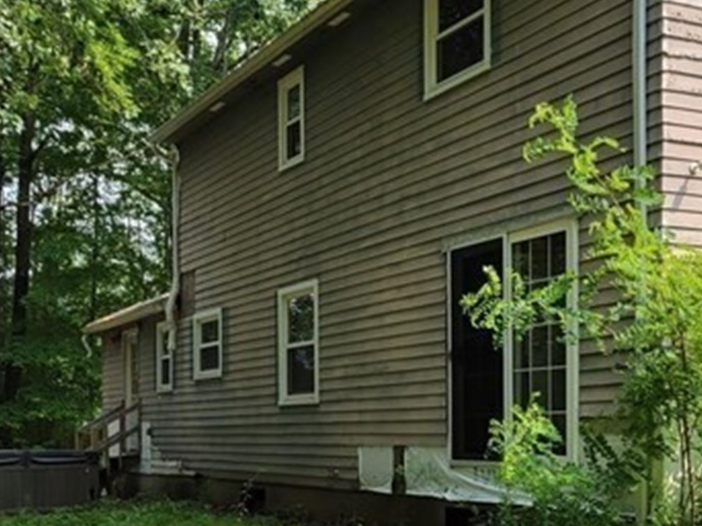 99 Ramshorn Rd, Dudley, MA 01571 exterior