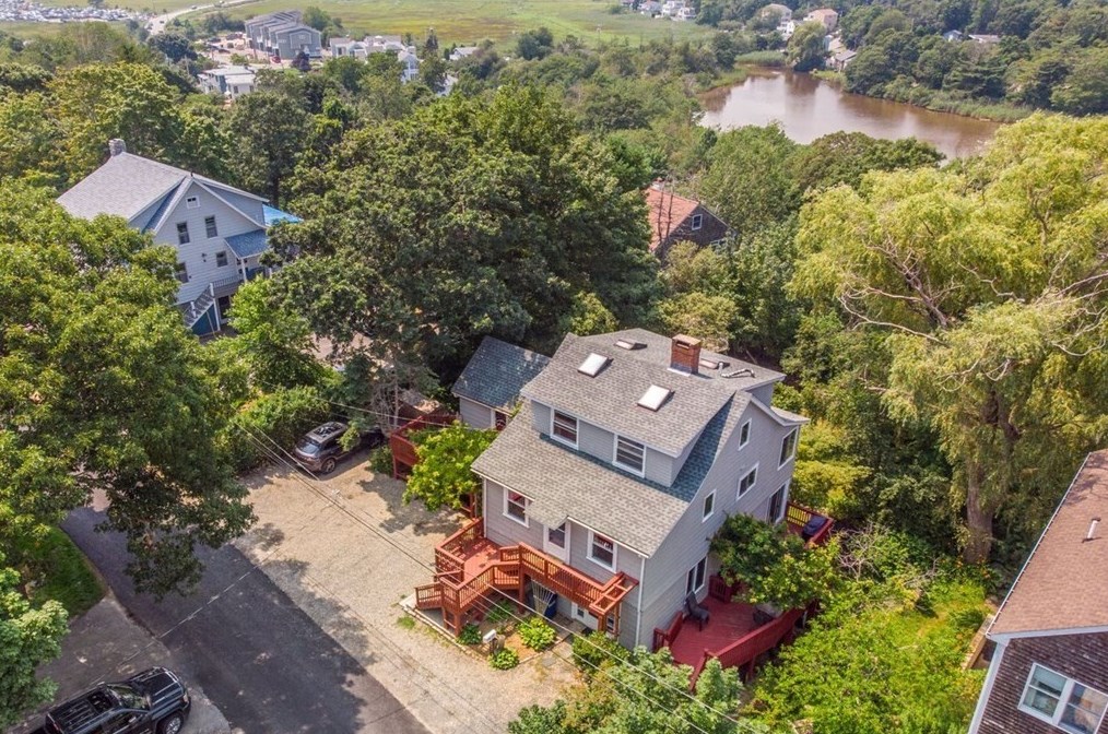 23 Cliff Rd, Gloucester, MA 01930 exterior