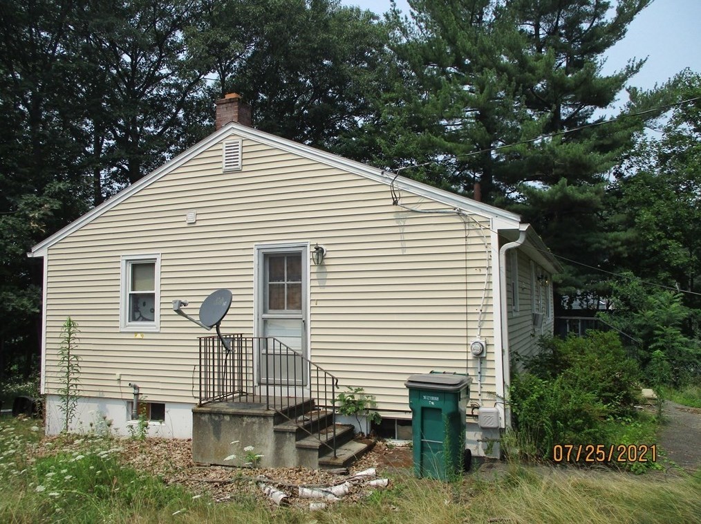 263 Plymouth St, Fitchburg, MA 01420 exterior