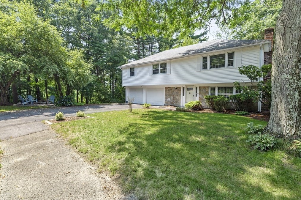 21 Bridle Path Cir, Framingham, MA 01701 exterior