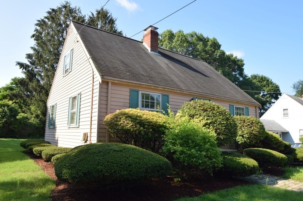 40 Hills St, Randolph, MA 02368 exterior