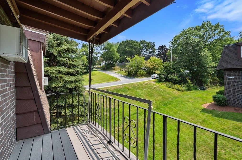 700 Robbins Ave #18, Dracut, MA 01826