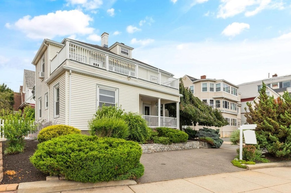 35 Ocean Ter, Lynn, MA 01902-2026