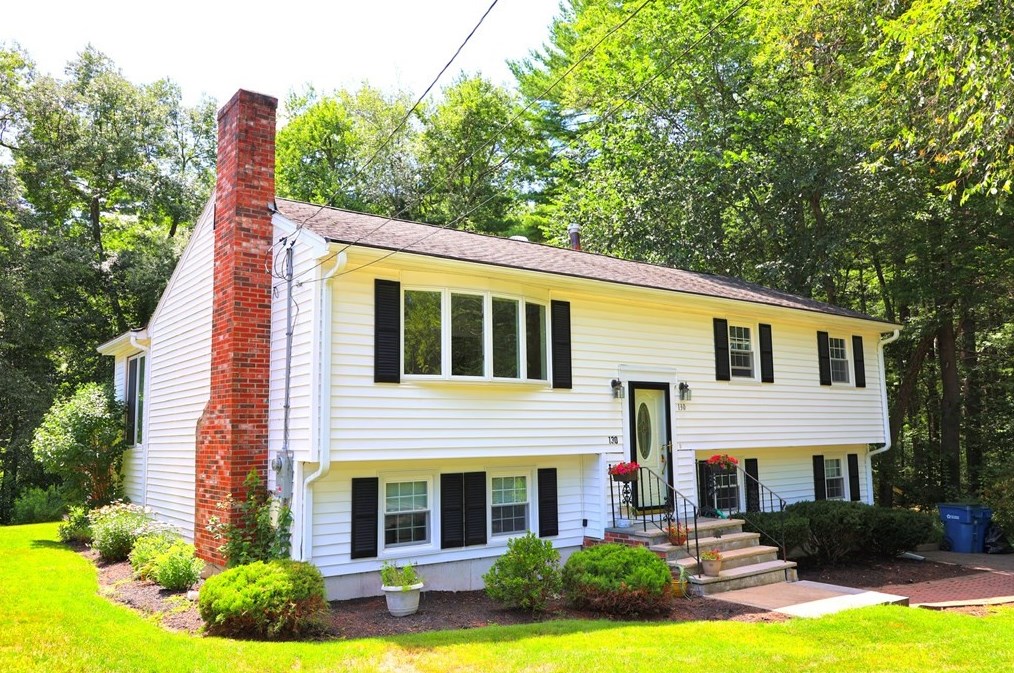 130 Walnut Rd, Tewksbury, MA 01876-4028