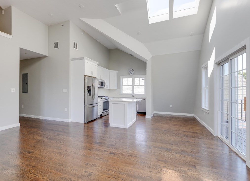 105 Cross St #3, Somerville, MA 02145