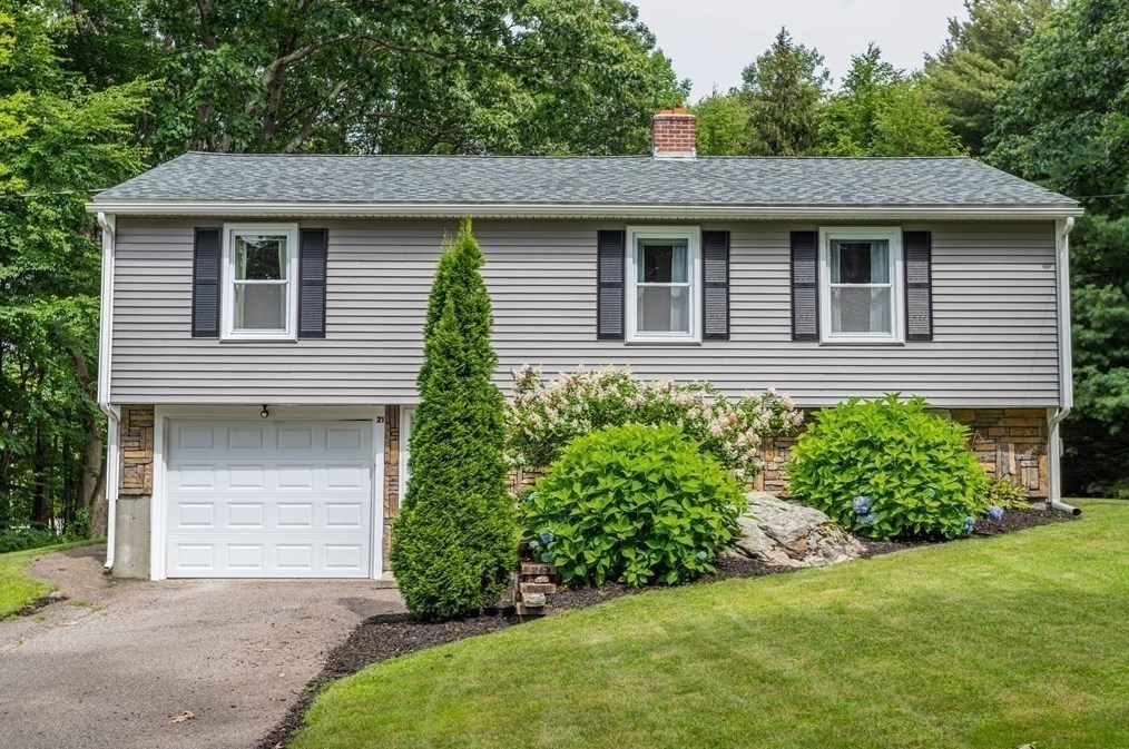 21 Fisher Rd, Holden, MA 01520 exterior