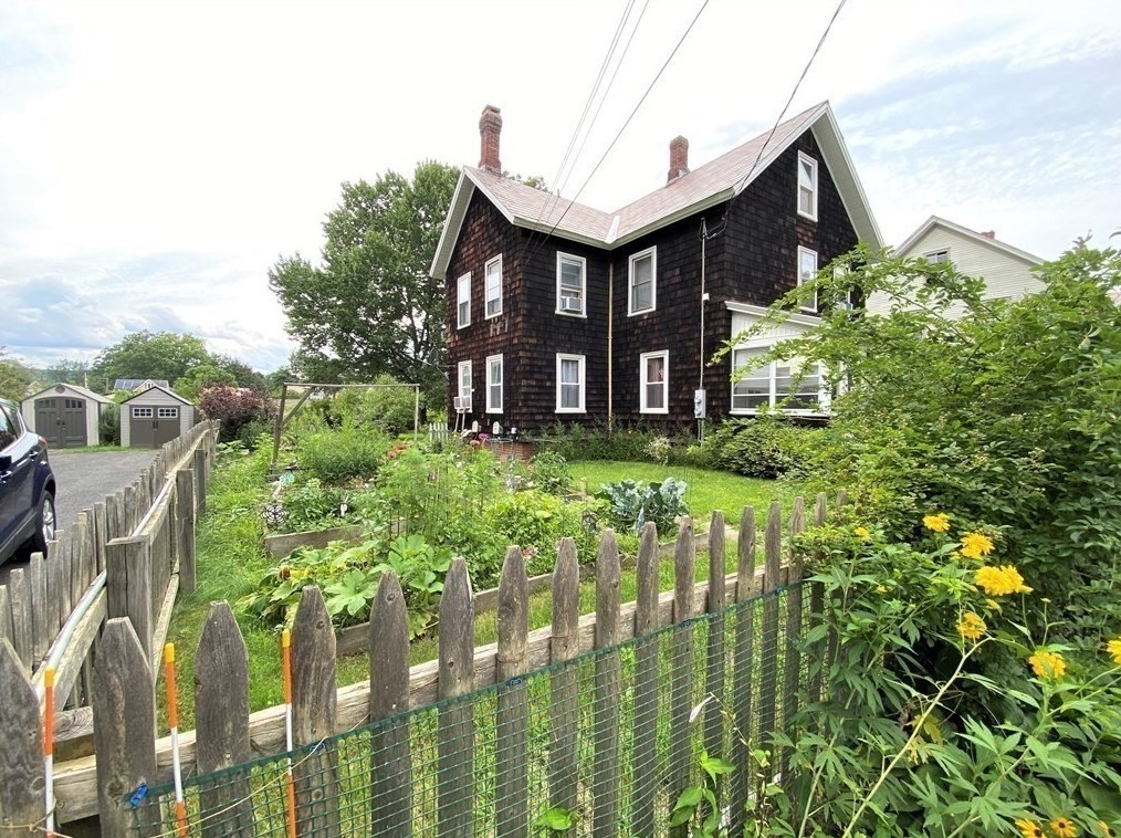 220 Chapman St, Greenfield, MA 01301 exterior