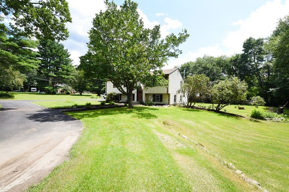 65 West St, Plympton, MA 02367