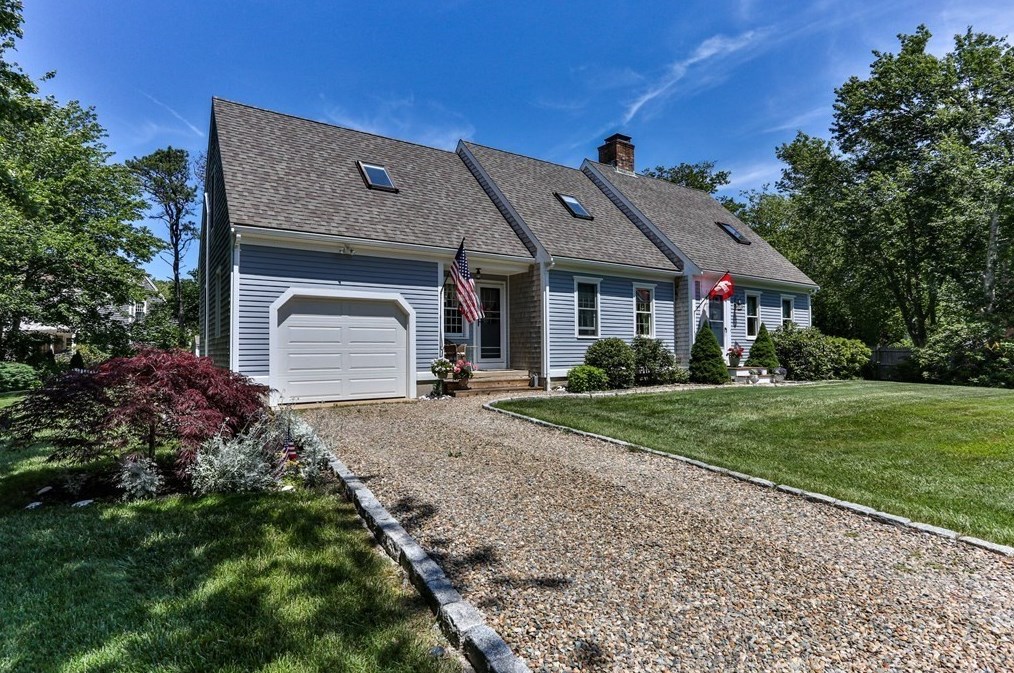 3 Bayberry Ln, East Sandwich, MA 02537 exterior