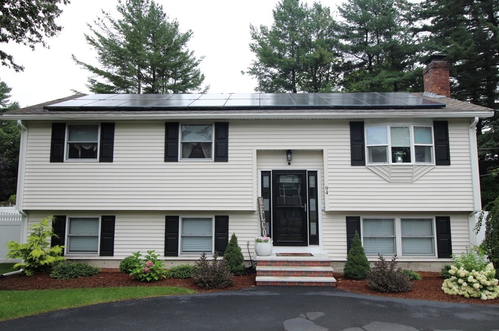 94 Coolidge St, Tewksbury, MA 01876-4061