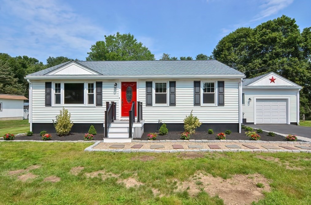 13 Smith St, Norton, MA 02766 exterior