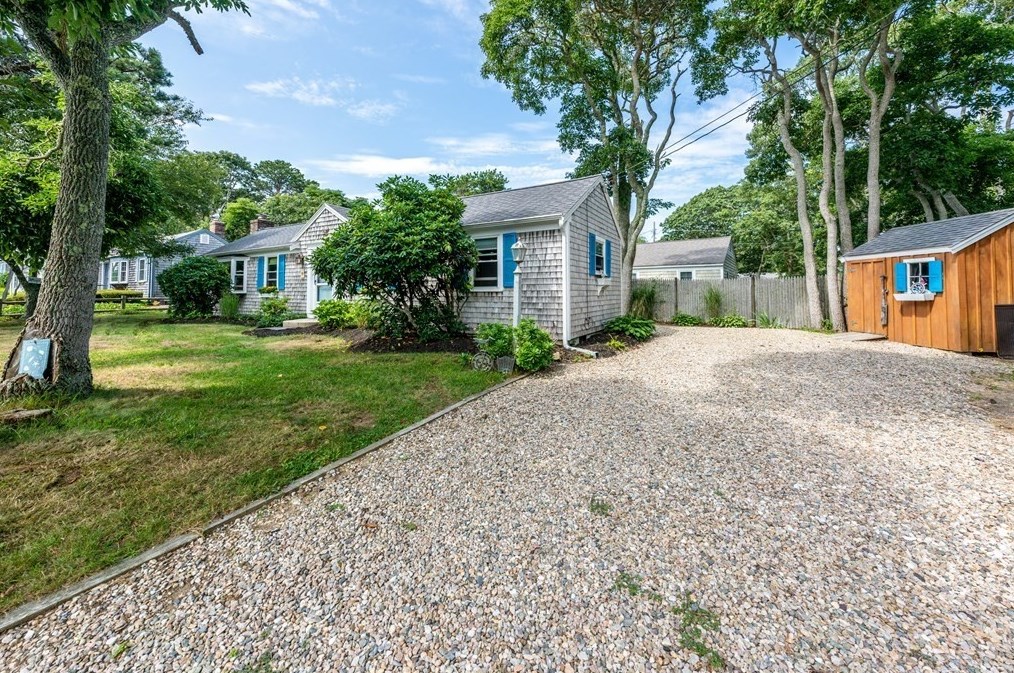 7 Easy St, Dennis Port, MA 02639 exterior