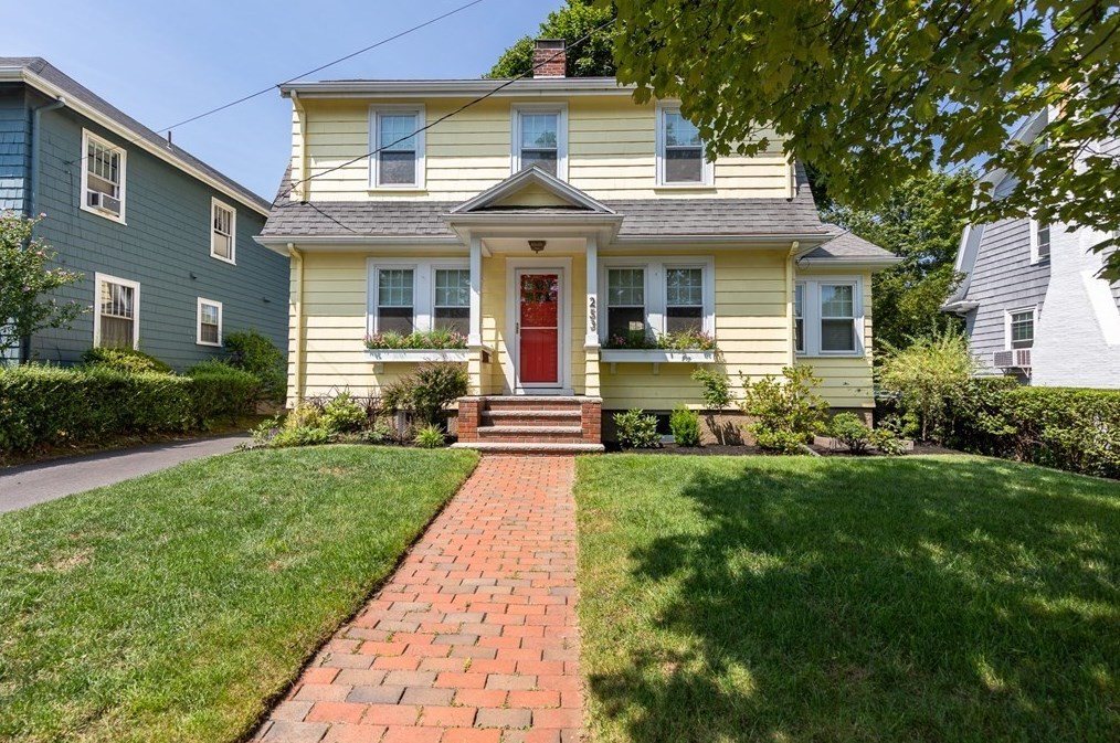 253 Pleasant St, Marblehead, MA 01945 exterior