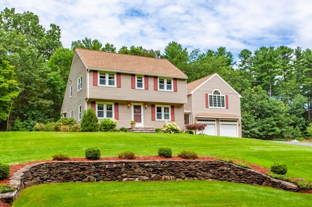 12 Curtis Rd, Tyngsborough, MA 01879 exterior