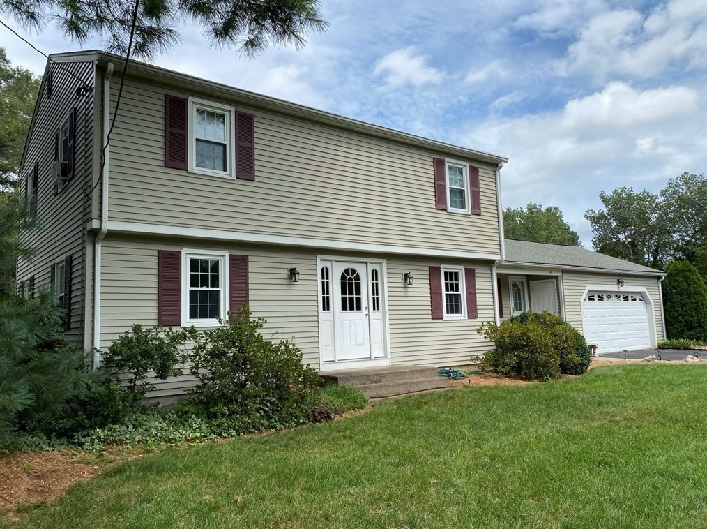 4 Sawmill Dr, Wilbraham, MA 01095 exterior