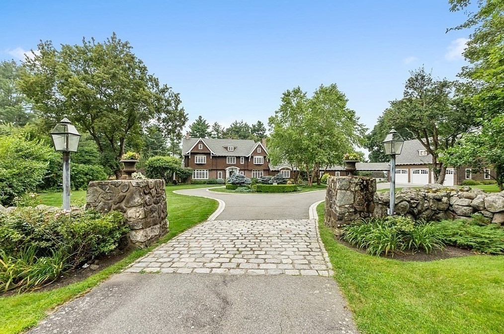 70 Salem Rd, Topsfield, MA 01983