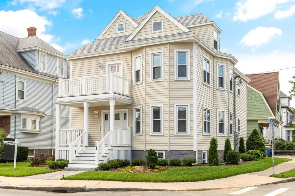 338 Pleasant St #1, Winthrop, MA 02152