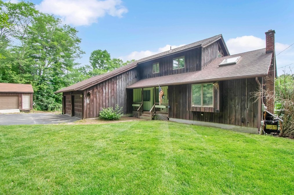 123 South St, Belchertown, MA 01007 exterior