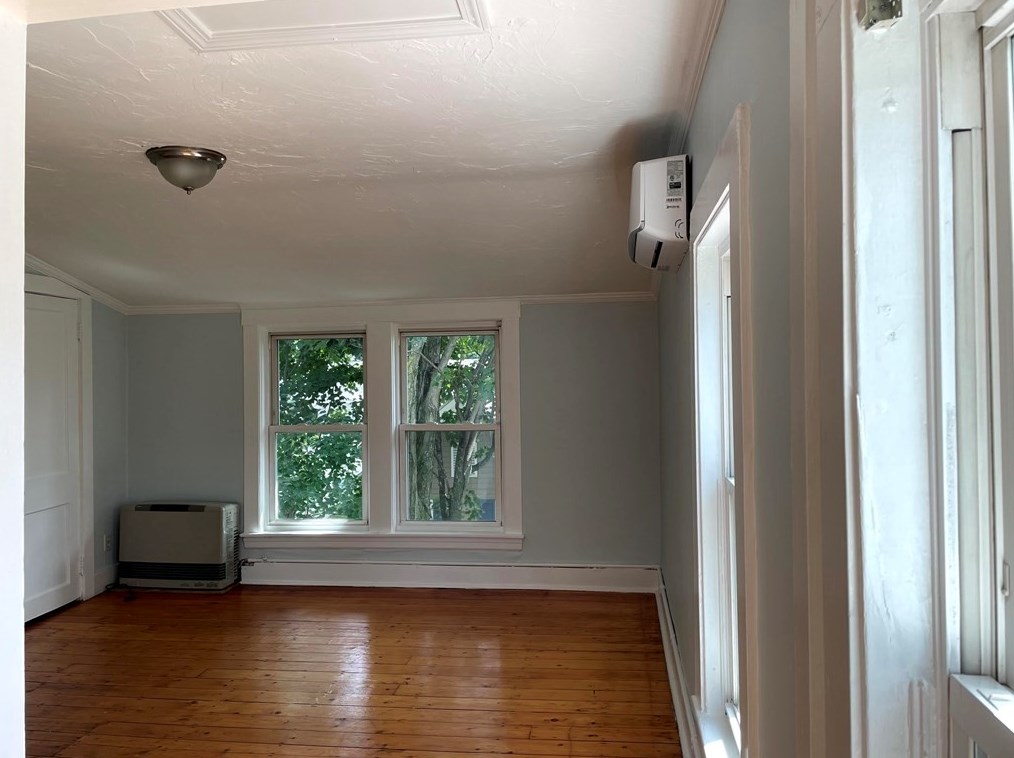 130 Ash St Apt 3, Waltham, MA 02453