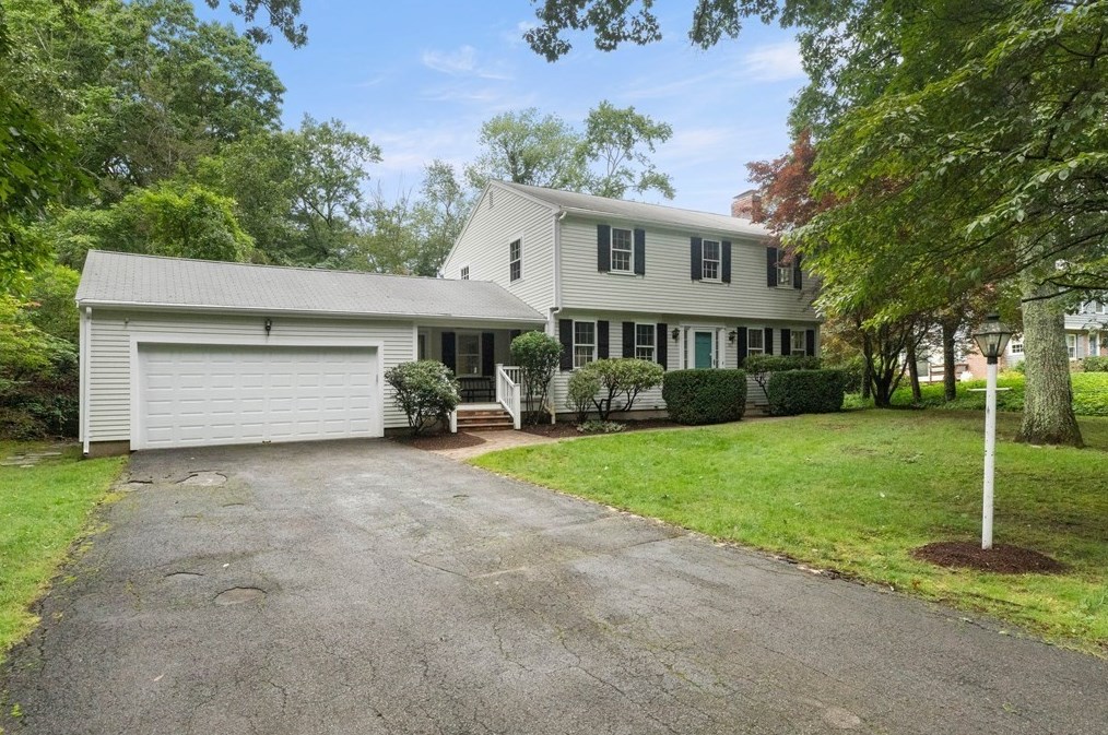 98 Perkins Row, Topsfield, MA 01983