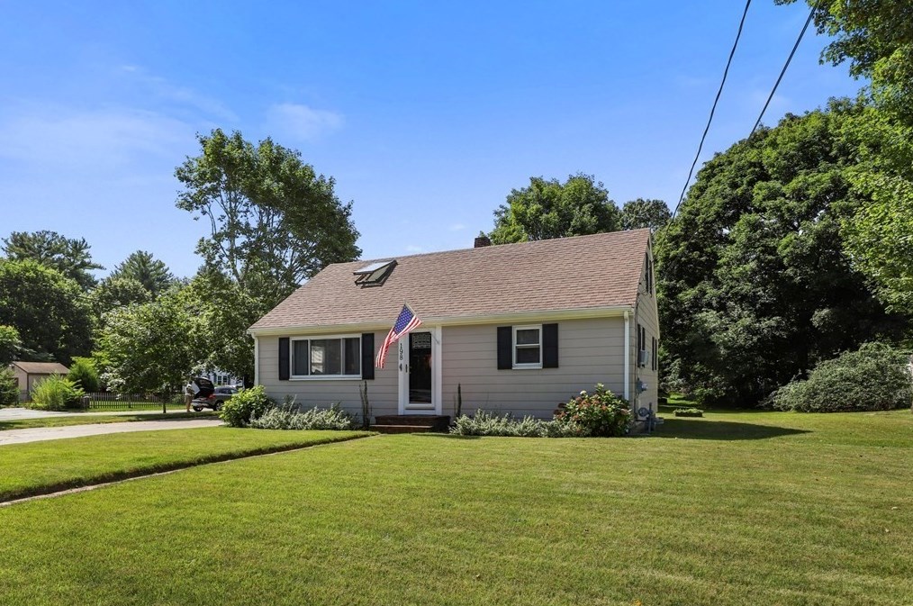 198 Wareham St, Middleboro, MA 02346 exterior