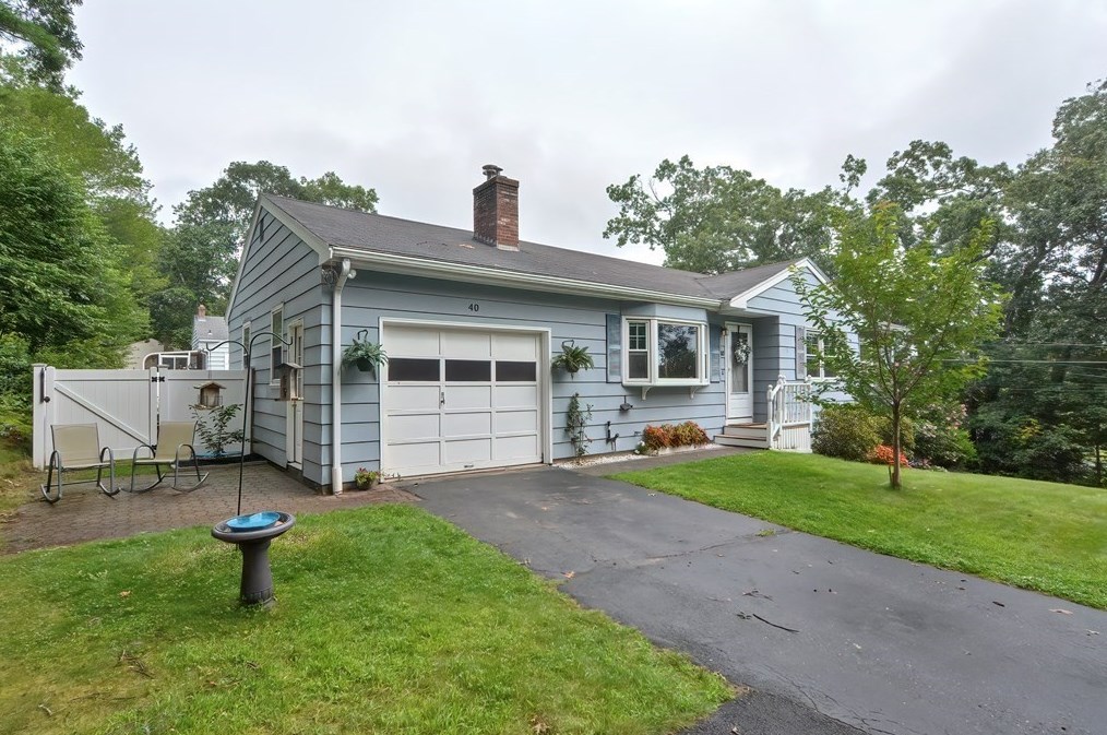 40 Henry St, Whitinsville, MA 01588 exterior