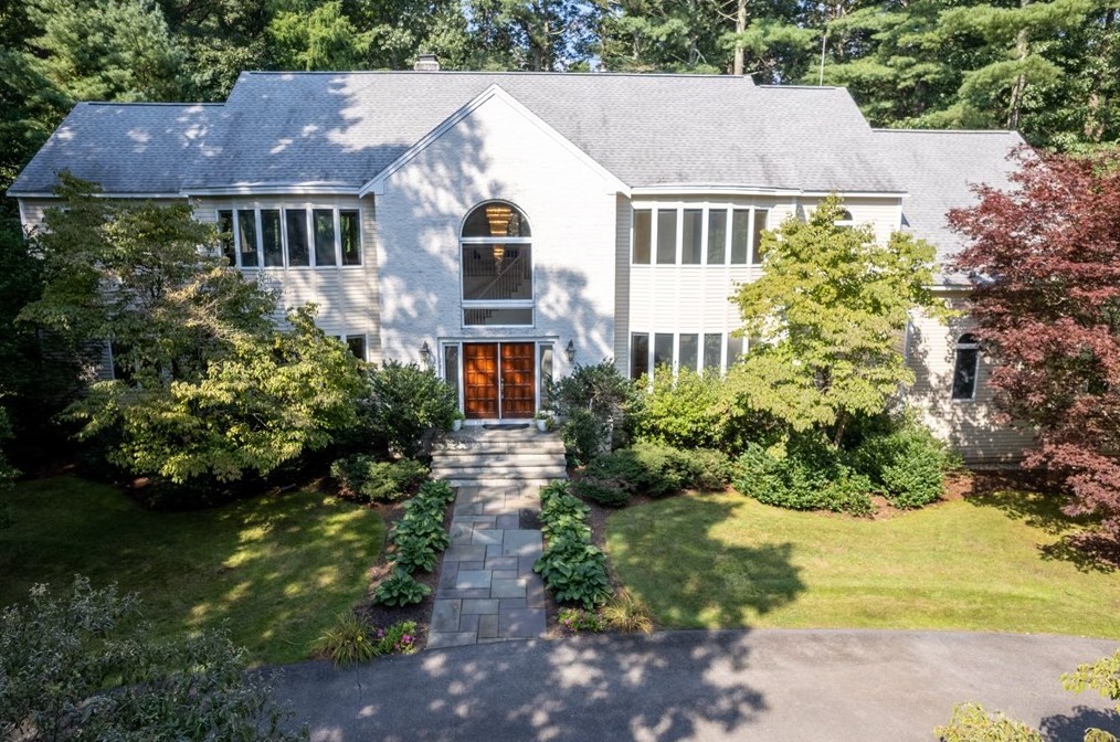 28 White Oak Ln, North Sudbury, MA 01776 exterior