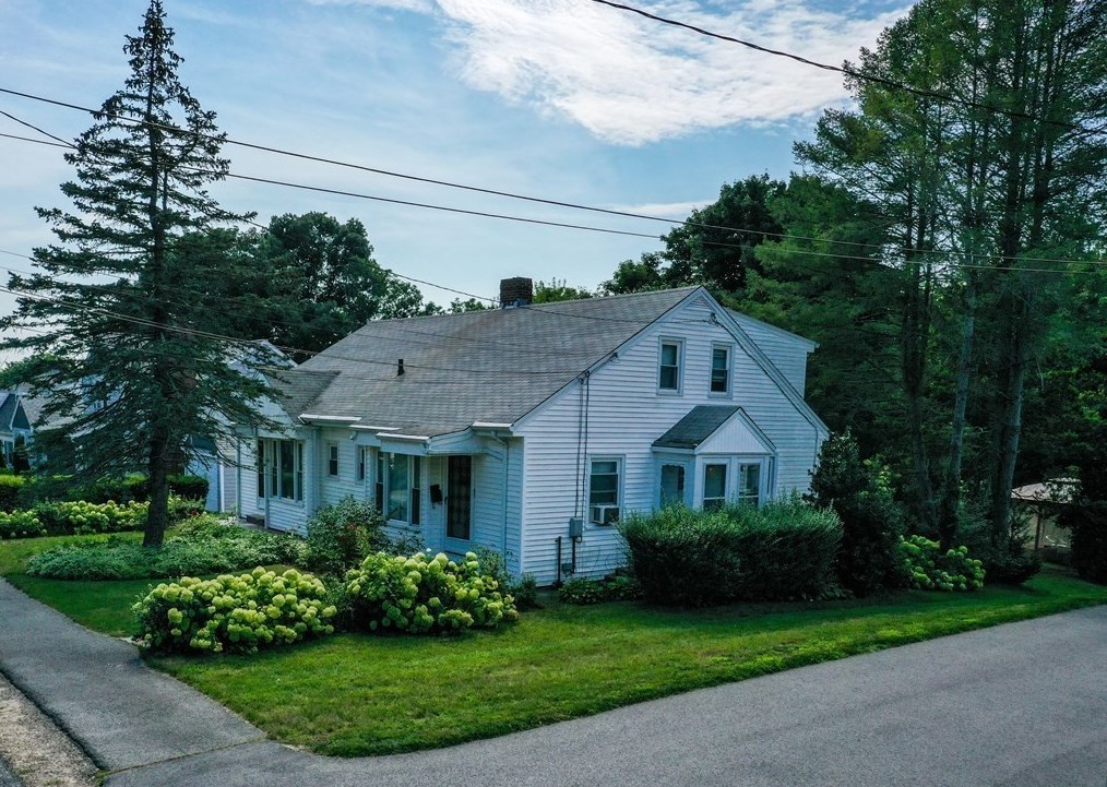 53 George St, Dartmouth, MA 02748 exterior