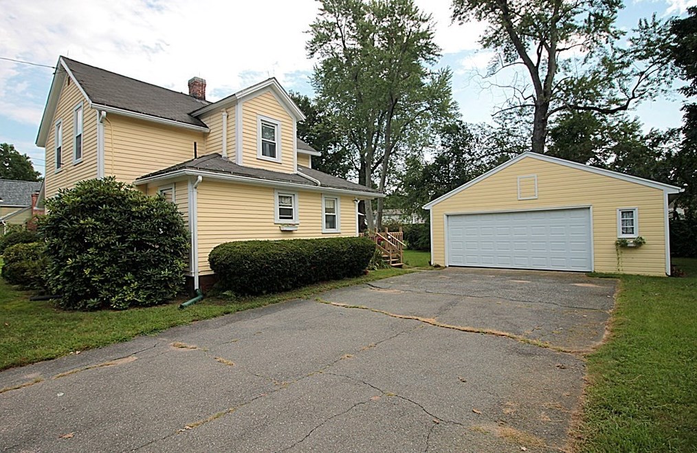 12 1St St, East Longmeadow, MA 01028 exterior