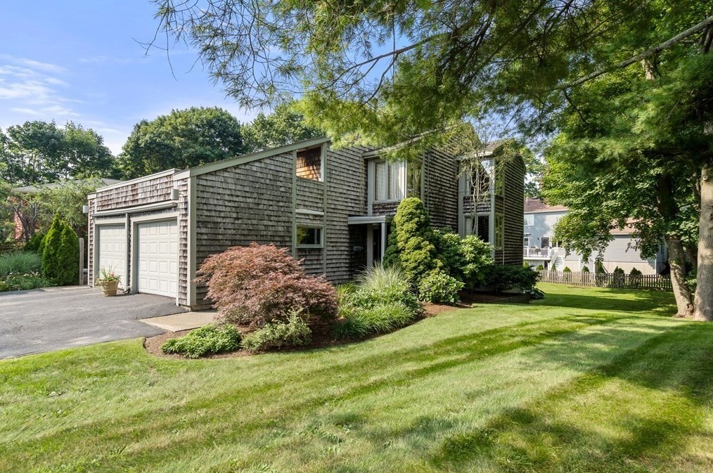 1 Briar Ln, Marblehead, MA 01945 exterior