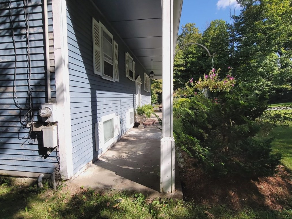 95 Brookline St, East Pepperell, MA 01463-1126