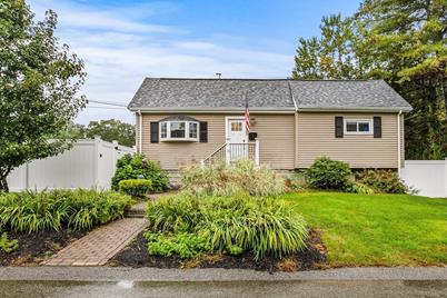 107 Highland St - Photo 1