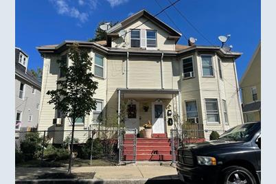 61 Blossom St #B - Photo 1
