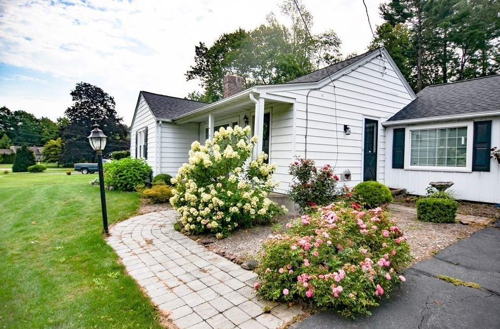 9 Brookside Dr, Wilbraham, MA 01095 exterior