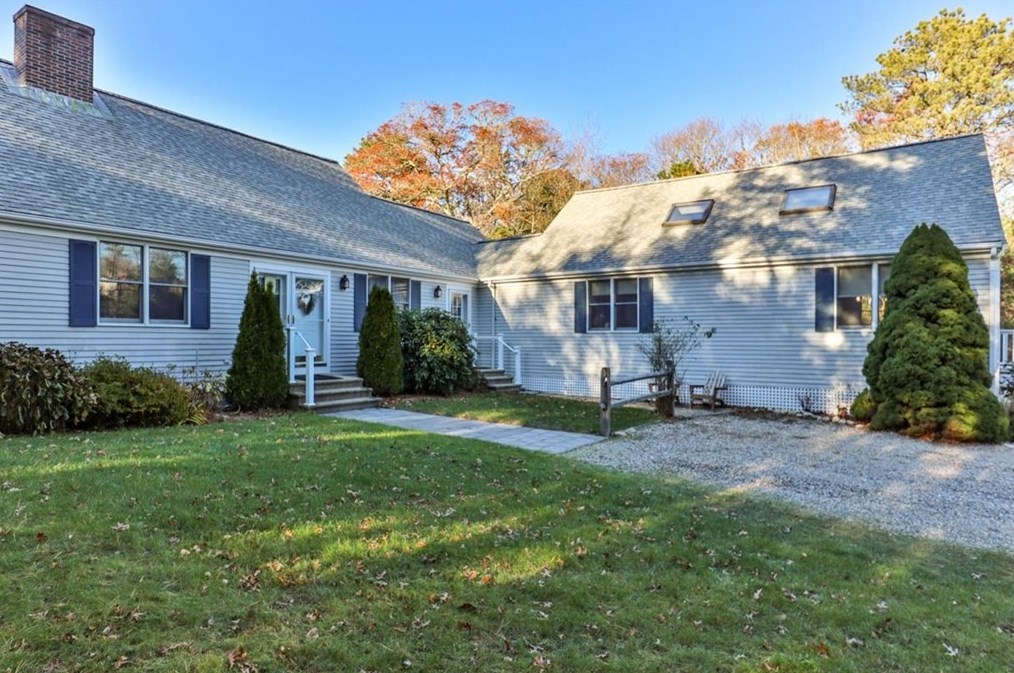 180 Coachman Ln, Barnstable, MA 02668 exterior