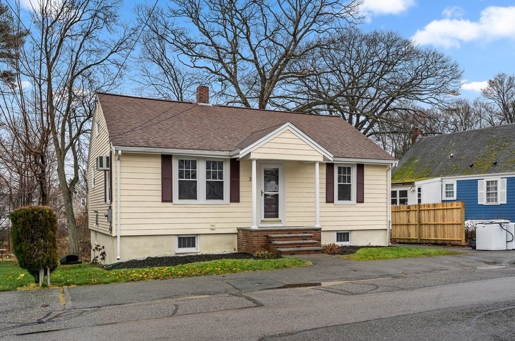 20 Hillside Ave, Beverly Farms, MA 01915 exterior