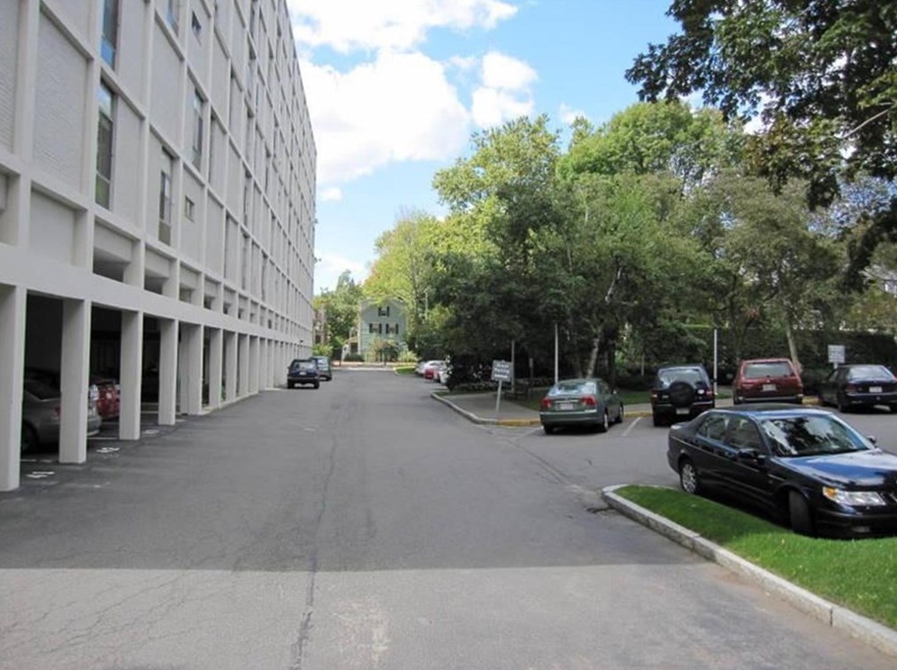 221 Mt Auburn #111, Cambridge, MA 02138