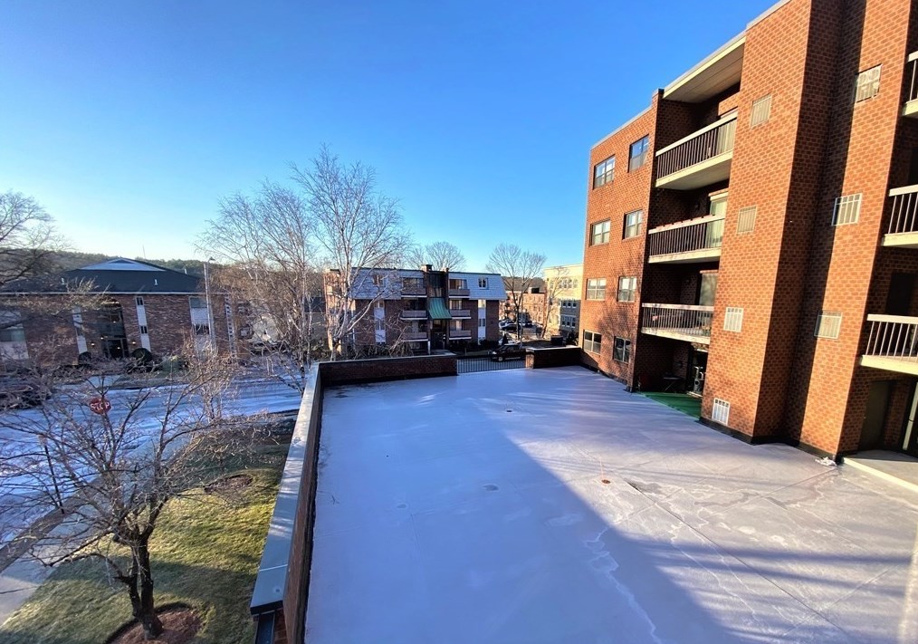 12 Mount Vernon St, Melrose, MA 02176-5264