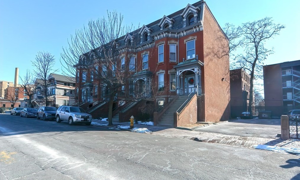 72 Temple St #2, Springfield, MA 01105