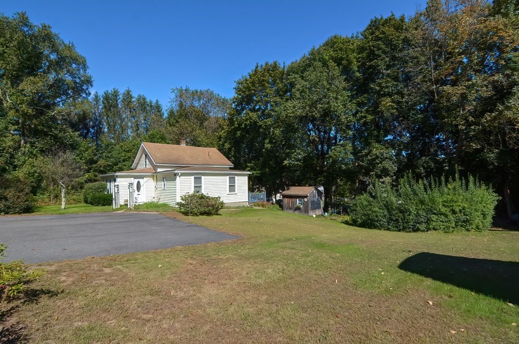 54 West St, Millville, MA 01529 exterior