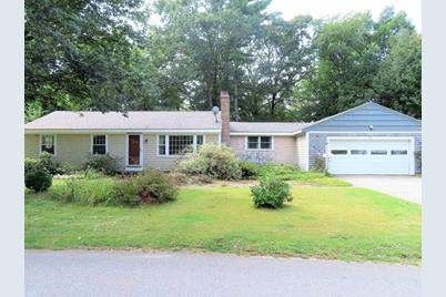 47 Oakcrest Rd Holden Ma 01520 Mls 72564139 Coldwell Banker