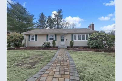 9 Leslie Rd Framingham Ma 01702 Mls 72627606 Coldwell Banker