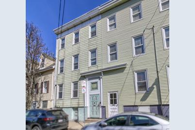 47 Russell St - Photo 1