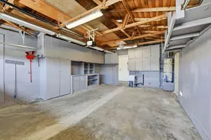 7019 Uranus Pkwy, Sacramento, CA 95823 - Photo 32