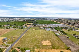 3639 S Pock Ln, Stockton, CA 95205 - Photo 4
