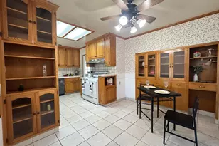 216 E 12th St, Tracy, CA 95376 - Photo 6
