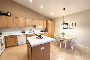 9408 Viridian Way, Elk Grove, CA 95624 - Photo 6