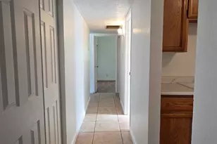 5725 Manmar Way, Sacramento, CA 95823 - Photo 8